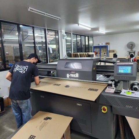 รับพิมพ์ลายกล่องกระดาษลูกฟูก